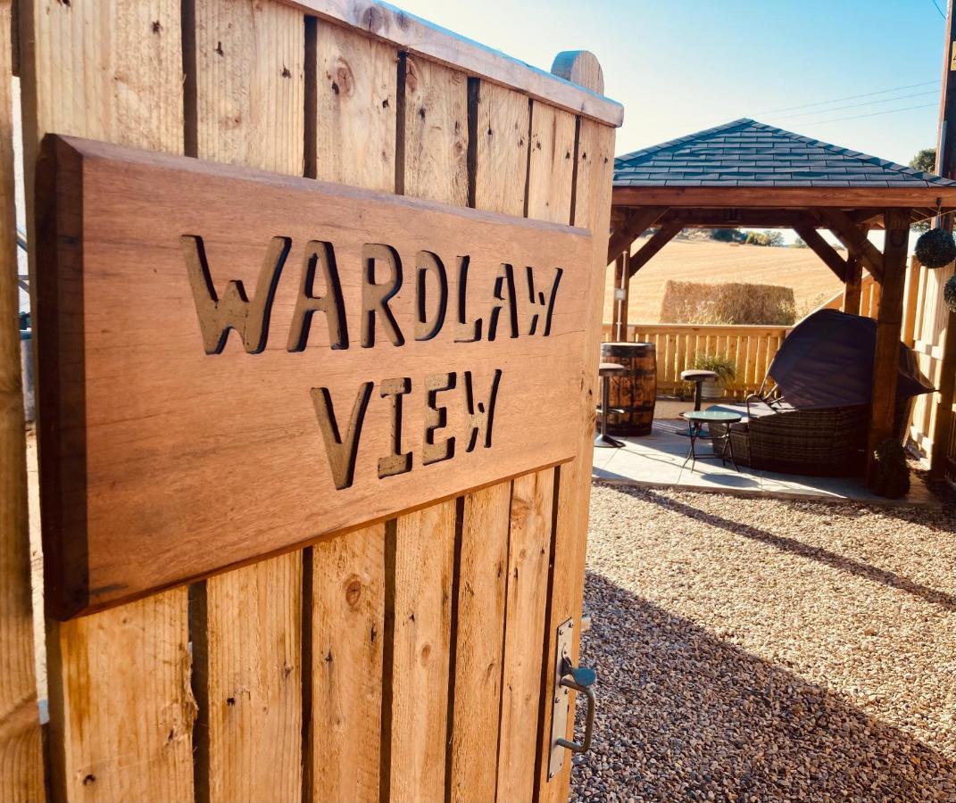 'Wardlaw View' Luxury Studio Apartment With Stunning View Kirkhill Luaran gambar