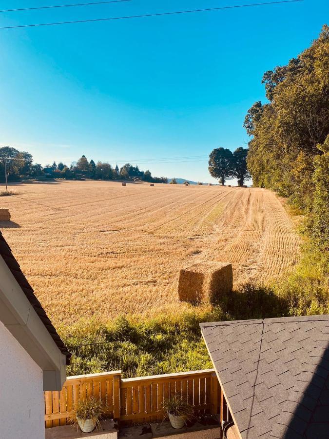 'Wardlaw View' Luxury Studio Apartment With Stunning View Kirkhill Luaran gambar